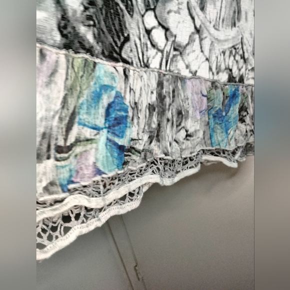 Fleur De Lis (Size S) Multicolored Textured Mix Media Lightweight Tunic Dress - Picture 8 of 10